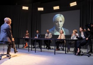 The Doctor: Η παράσταση της χρονιάς μόλις ξεκίνησε – Οι πρώτες φωτογραφίες