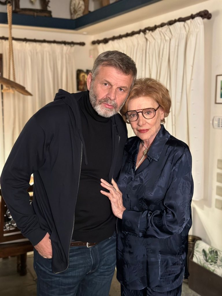 Αποκλειστικό: Οι πρώτες φωτογραφίες του Απόστολου Γκλέτσου από τη «Γη της ελιάς»