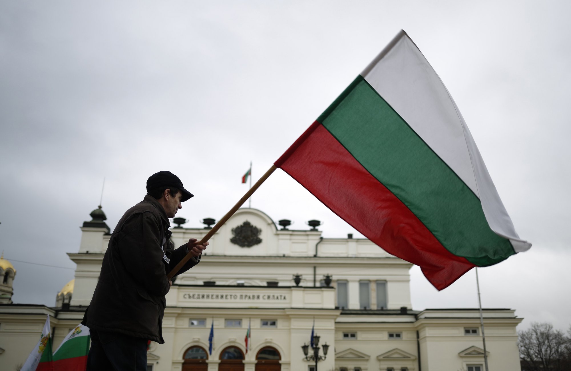 Η Ουκρανία «έβαλε φωτιά» στο βουλγαρικό κοινοβούλιο