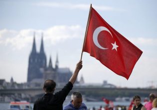 S&P: Αναβαθμίζει σε θετικό το outlook της τουρκικής οικονομίας