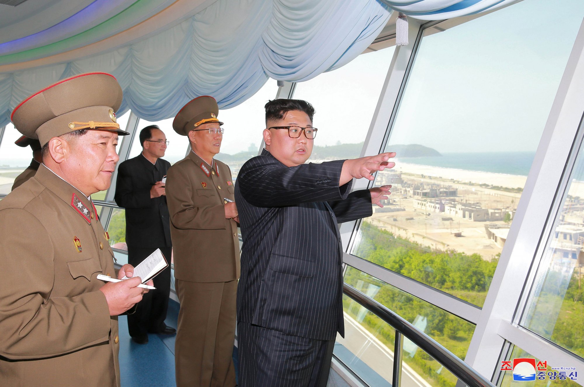 Βόρεια Κορέα: Τουριστικό θέρετρο... αλά Ισπανία - Ξενοδοχεία, βίλες και πισίνες χτίζει ο Κιμ Γιονγκ Ουν