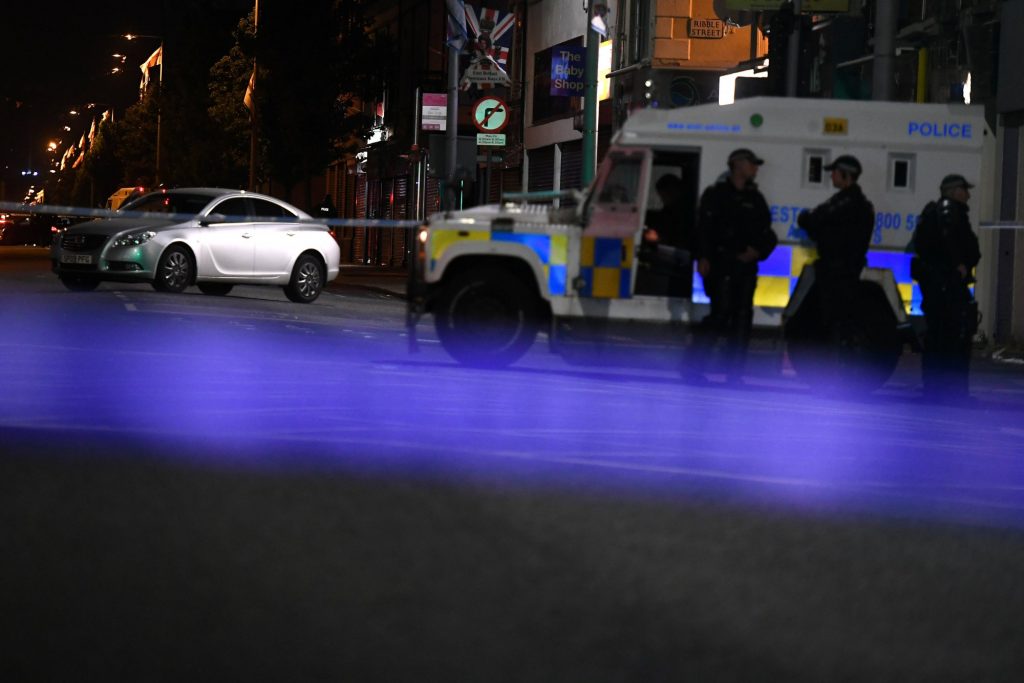Δουβλίνο: Πυροβολισμοί μεταξύ συμμοριών σε οικογενειακό εστιατόριο – Ένας νεκρός