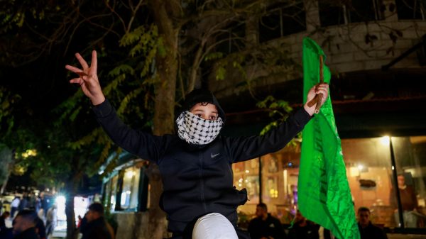 Χαμάς: Αυξάνεται η υποστήριξή της εν μέσω πολέμου σύμφωνα με δημοσκόπηση – Το 88% ζητάει παραίτηση Αμπάς