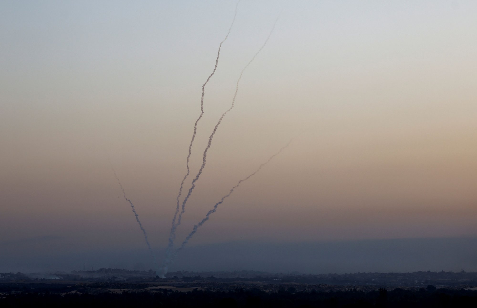 Συναγερμός στο Τελ Αβίβ: Καταιγισμός πυραυλικών επιθέσεων - Δείτε βίντεο