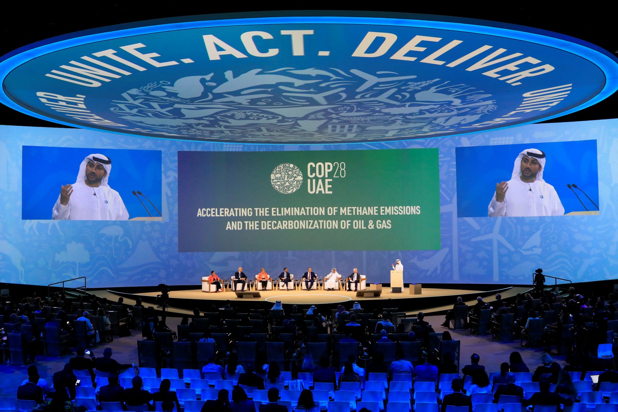 COP28: «Δεν συζητάμε να κλείσουμε τη στρόφιγγα από τη μία μέρα στην άλλη» λέει η Γερμανία