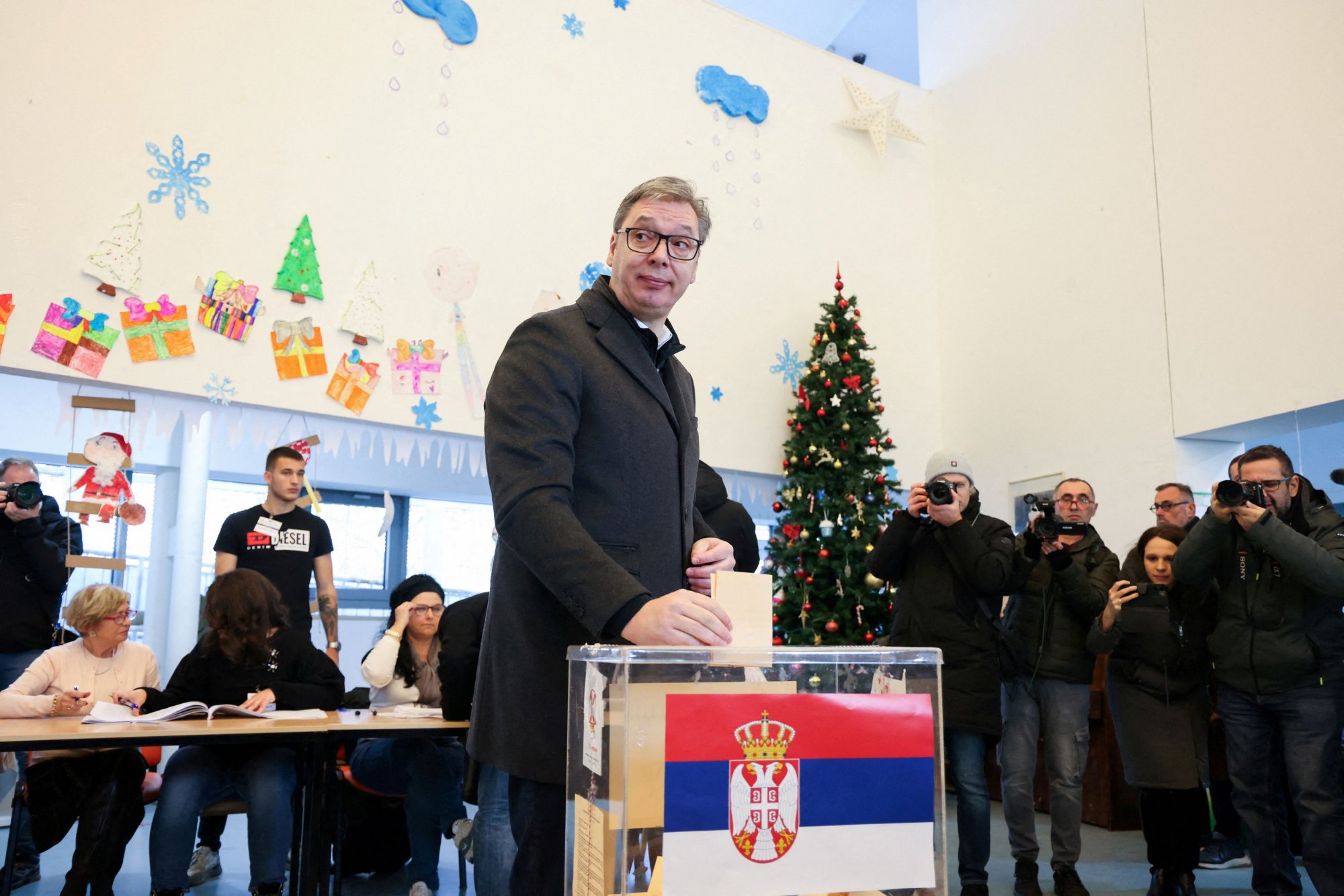 Εκλογές στη Σερβία: Σαρωτική νίκη για το Σερβικό Προοδευτικό Κόμμα του Βούτσιτς