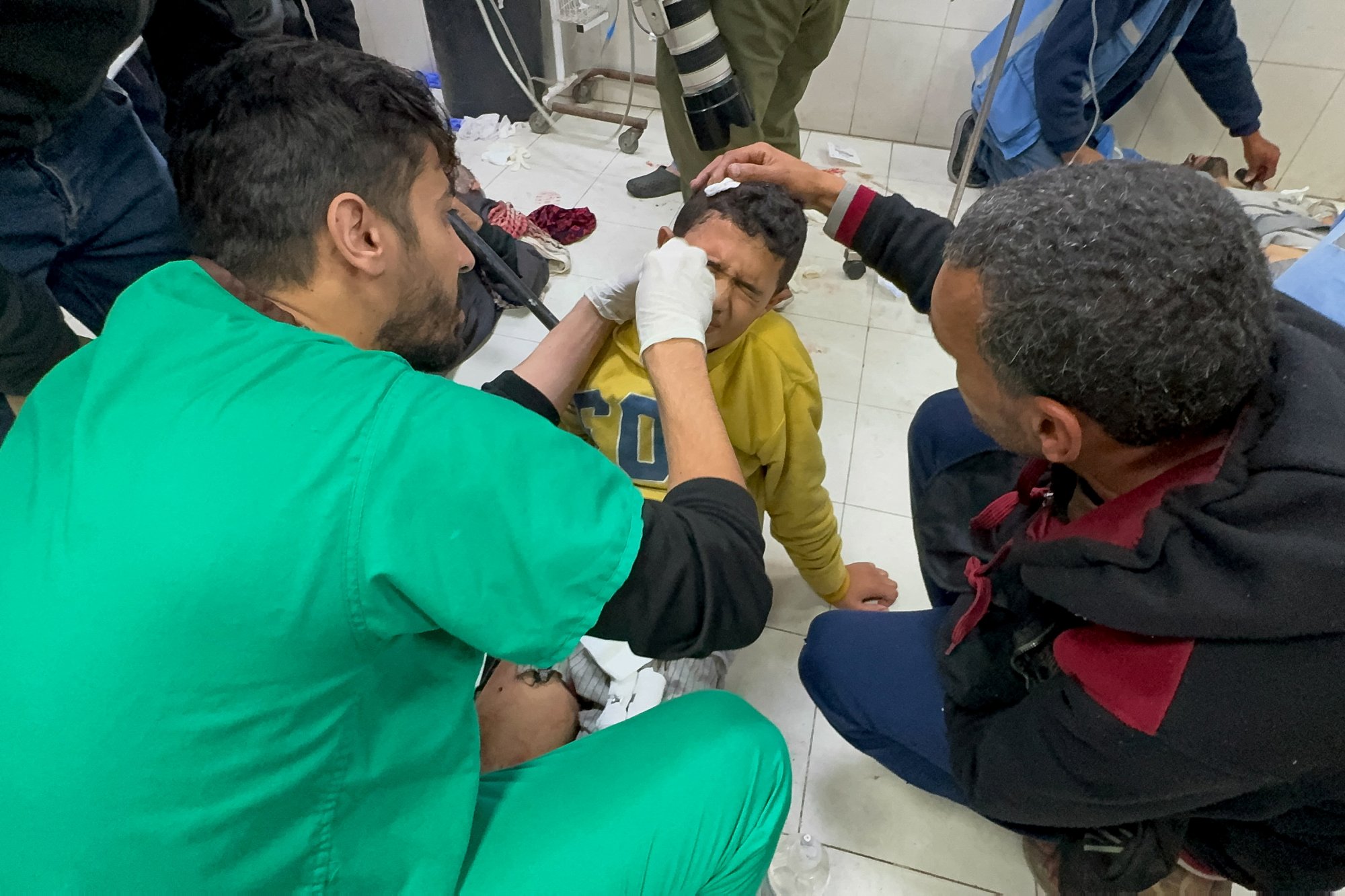 Live οι εξελίξεις σε Γάζα και Ισραήλ: Χτυπήματα σε προσφυγικούς καταυλισμούς και νοσοκομεία - Δεκάδες νεκροί