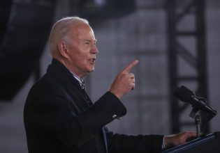 Μπάιντεν: Η Γάζα στοιχίζει την επανεκλογή του – Ποιες ψήφους χάνει