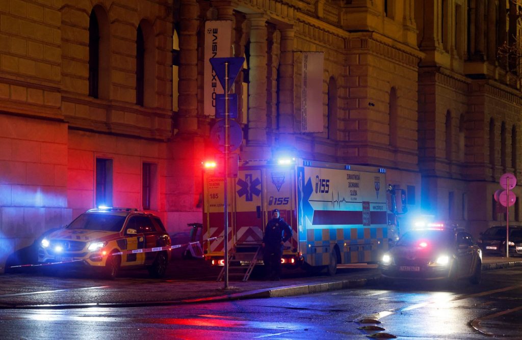 Μακελειό στην Πράγα: Δεν υπάρχει Έλληνας στα θύματα της επίθεσης μέχρι στιγμής, λέει η πρεσβεία