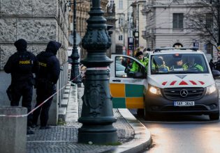 Πράγα: Όπλο στο σπίτι του μακελάρη συνδέεται με τη δολοφονία πατέρα και κόρης