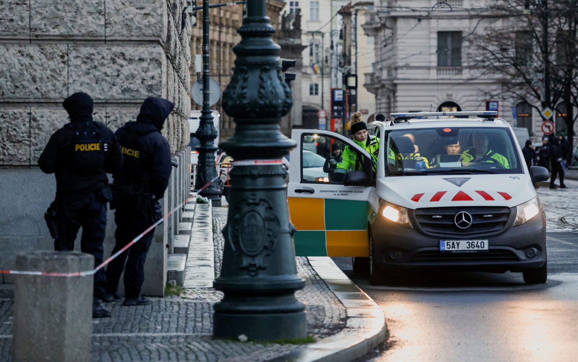 Πράγα: Όπλο στο σπίτι του μακελάρη συνδέεται με τη δολοφονία πατέρα και κόρης