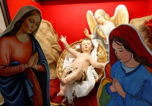 Ιταλία: Η φάτνη με τις δύο μητέρες του Ιησού που έχει εξοργίσει τους συντηρητικούς