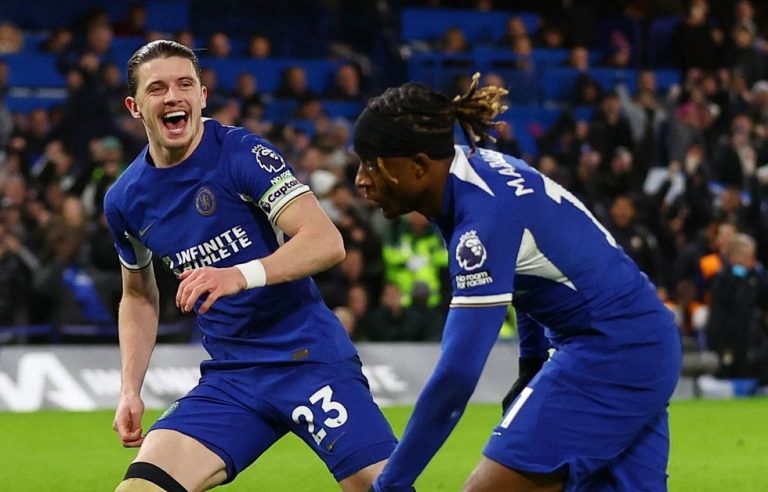 Λύτρωσε στο φινάλε την Τσέλσι ο Μαντουέκε (2-1) – Διέλυσε την Μπρέντφορντ η Γουλβς (1-4)