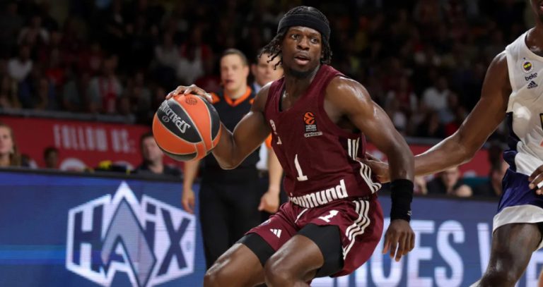 Η… κίνηση με νόημα του Φρανσίσκο με αποδέκτη τον Λάσο (vid)