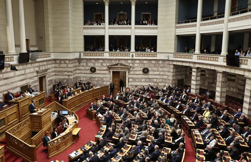 Ο ΣΥΡΙΖΑ ψηφίζει την τροπολογία για τους ξένους εργάτες παρότι «είναι πρόχειρη»