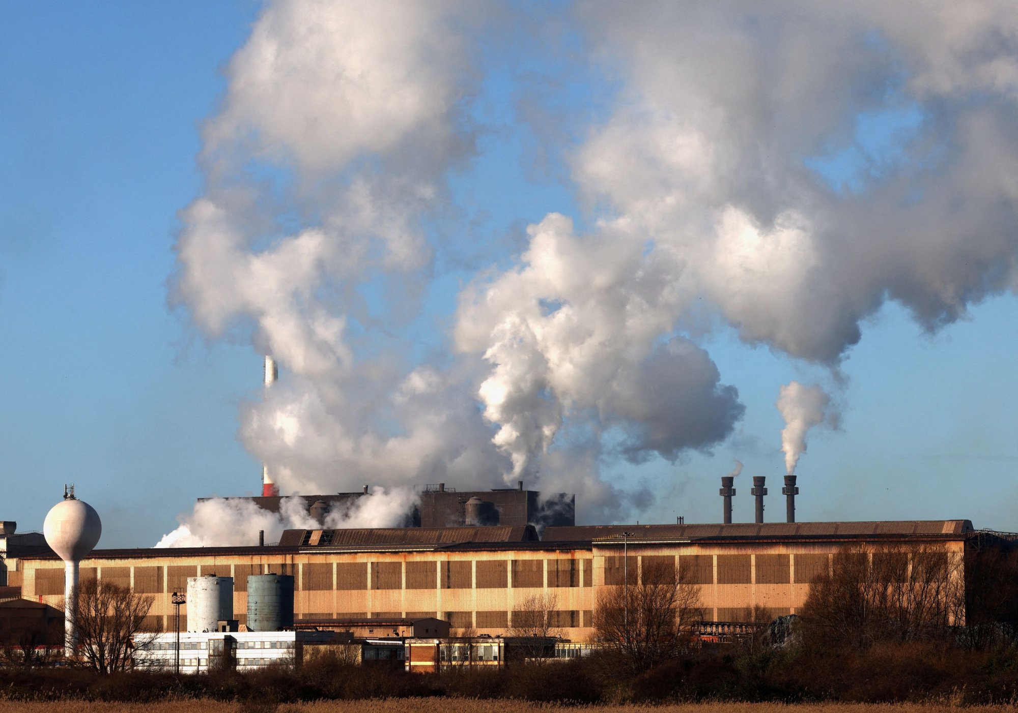 Ένας στους τέσσερις στην COP28 θησαύρισε από ρυπογόνες βιομηχανίες