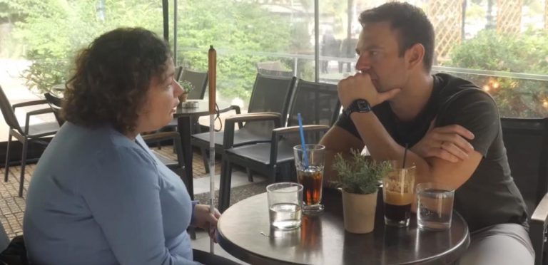 Η συνομιλία Κασσελάκη με νεαρή φιλόλογο, με αφορμή την Παγκόσμια Ημέρα Ατόμων με Αναπηρία
