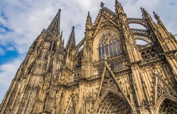 Συνέλαβαν τρεις ισλαμιστές – Σχεδίαζαν επίθεση στον καθεδρικό ναό της Κολωνίας