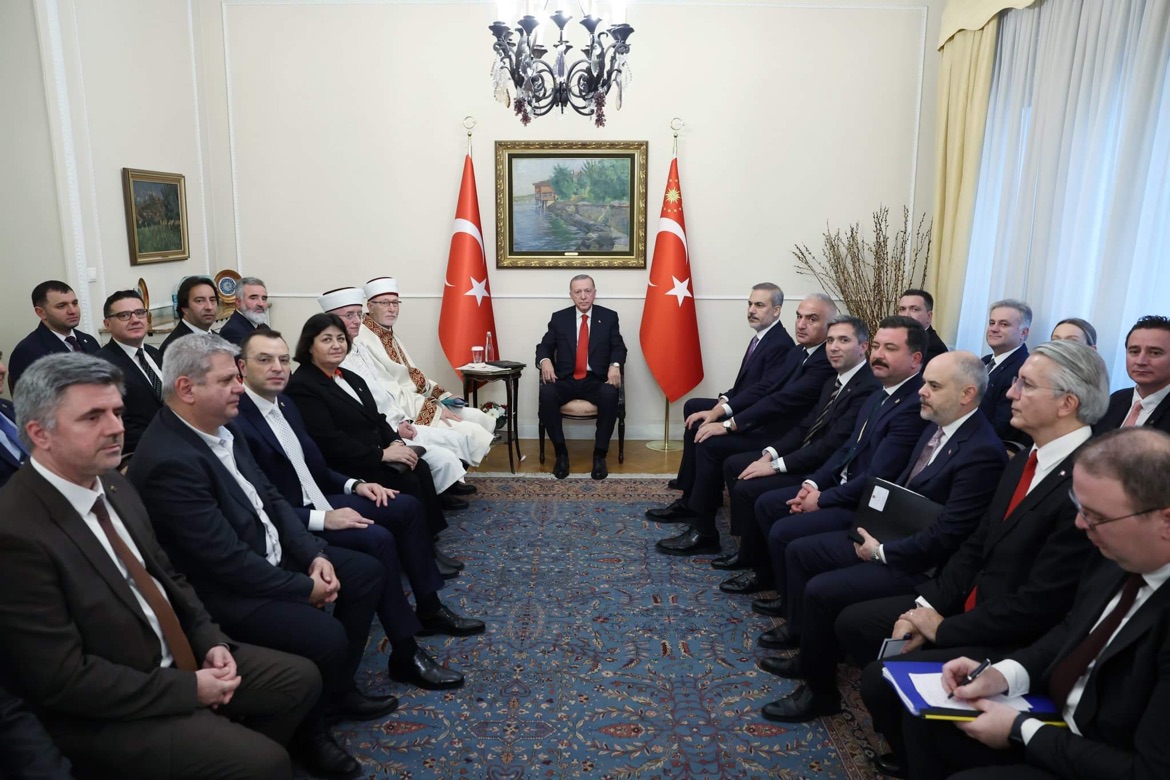 Καραμέρος: Κάπως μου κάνει να συναντούν δύο Έλληνες μουσουλμάνοι βουλευτές τον Ερντογάν