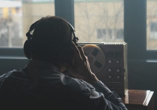 Αμερικανός πρώην πρεσβευτής κατηγορείται για κατασκοπεία υπέρ της Κούβας