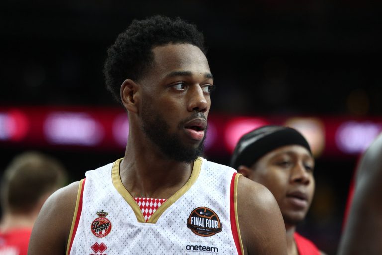 Mονακό: «Τρέχει» να προλάβει το παιχνίδι με τον Ολυμπιακό ο Λόιντ