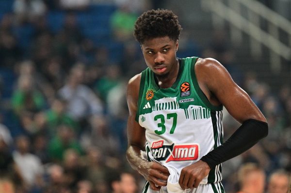 Αντετοκούνμπο: «Πρέπει να νικήσουμε τον Ερυθρό Αστέρα»