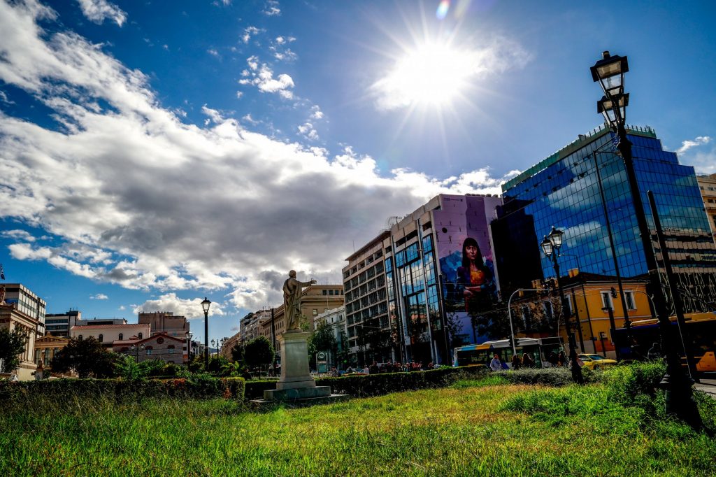 Κάλαντα με υψηλές θερμοκρασίες – Ανοιξιάτικος ο καιρός ανήμερα των Χριστουγέννων