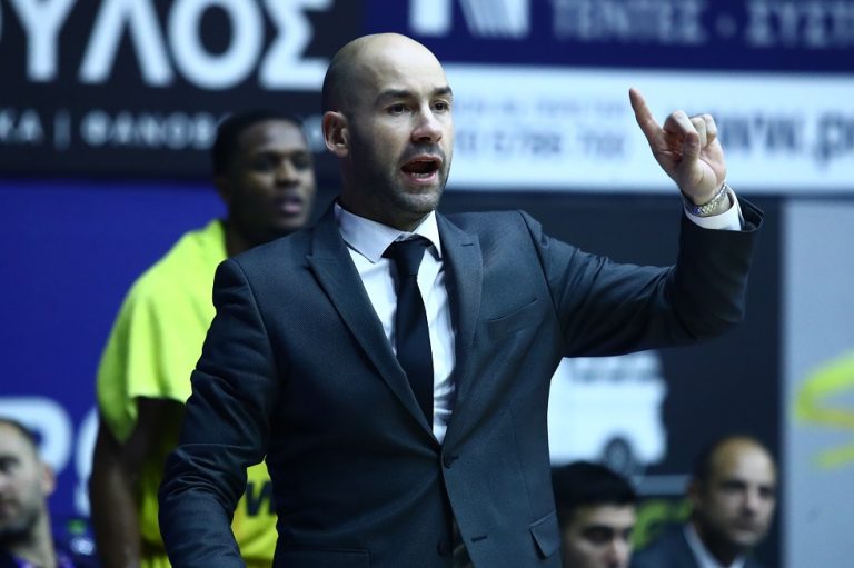 Ο Σπανούλης «τα είπε» σε έντονο ύφος με φίλαθλο μετά την ήττα του Περιστερίου (vid)