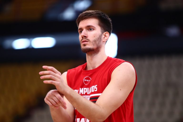 Με Πετρούσεφ η 12άδα του Ολυμπιακού – Χωρίς Ιμπάκα η Μπάγερν