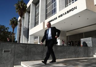 Η ΕΛ.ΑΣ. σπεύδει να «μαζέψει» το λάθος του Οικονόμου για τον «καθοδηγητή»