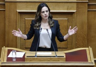 Πυρά Αχτσιόγλου κατά κυβέρνησης – «Η Ελλάδα έχει τον δεύτερο χαμηλότερο πραγματικό μισθό στον ΟΟΣΑ»