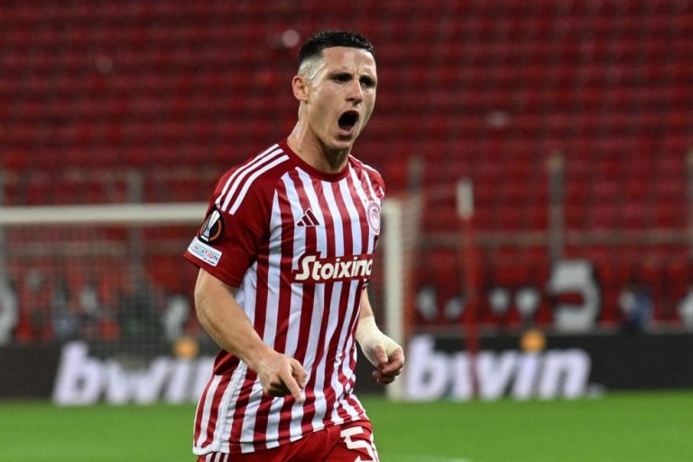 «Καταιγιστικός» ο Ολυμπιακός στο πρώτο ημίχρονο με τρία γκολ (vid)