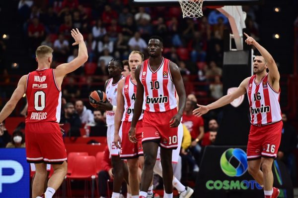 Το αδιανόητο με την επίθεση του Ολυμπιακού, το μεγάλο πρόβλημα της Βιλερμπάν και η μάχη των…. γιγάντων (vids)