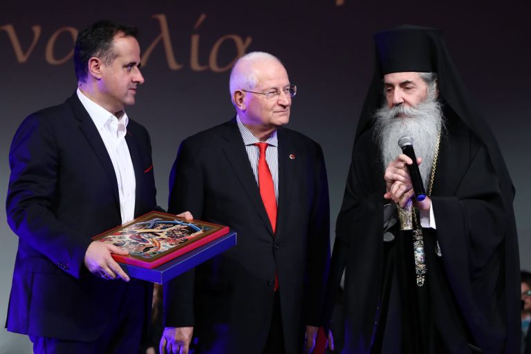 Προσφορά αγάπης από τον Ολυμπιακό στην Ιερά Μητρόπολη Πειραιώς