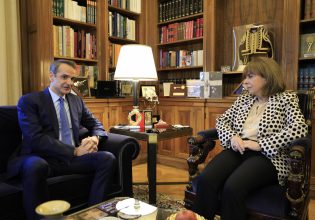 Μητσοτάκης σε Σακελλαροπούλου: «Ιστορική η μεταρρύθμιση για τα πανεπιστήμια»