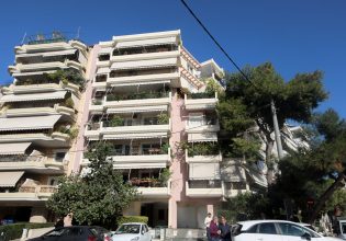 Νέα Σμύρνη: «Εγώ τον έσπρωξα κατά λάθος» – Πώς επιχείρησε να απαλλάξει τον 18χρονο η μητέρα του