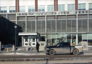 Βοηθούσε νέους να αυτοκτονήσουν με δηλητήριο – Κατηγορείται για 14 ανθρωποκτονίες