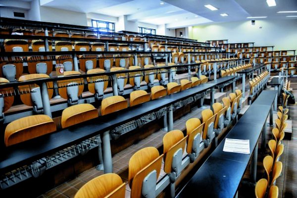 Πέραν του ιδεολογικού