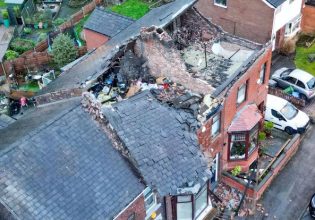 Οικογένεια σώθηκε από θαύμα μετά από καταιγίδα – Ανεμοστρόβιλος διέλυσε το σπίτι της