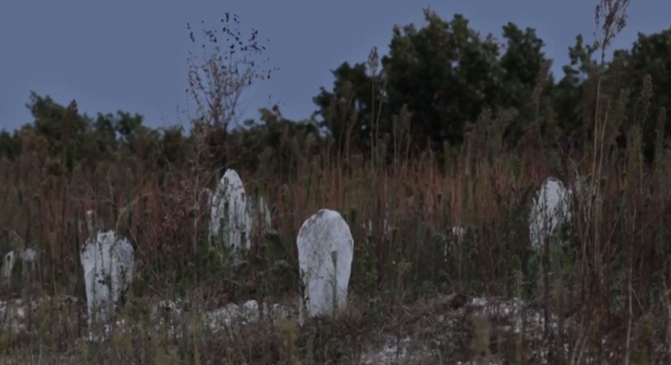 Οι διαδρομές του θανάτου – Πάνω από χίλιοι ανώνυμοι τάφοι μεταναστών στα σύνορα της Ευρώπης