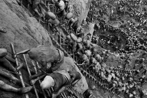 Η βία της αγοράς