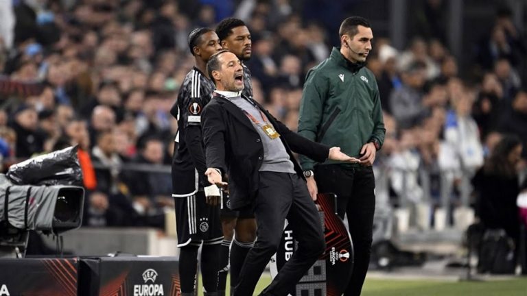 Φαν Σιπ: «Μάλλον… ήταν αγχωμένος ο διαιτητής στο ντεμπούτο του»