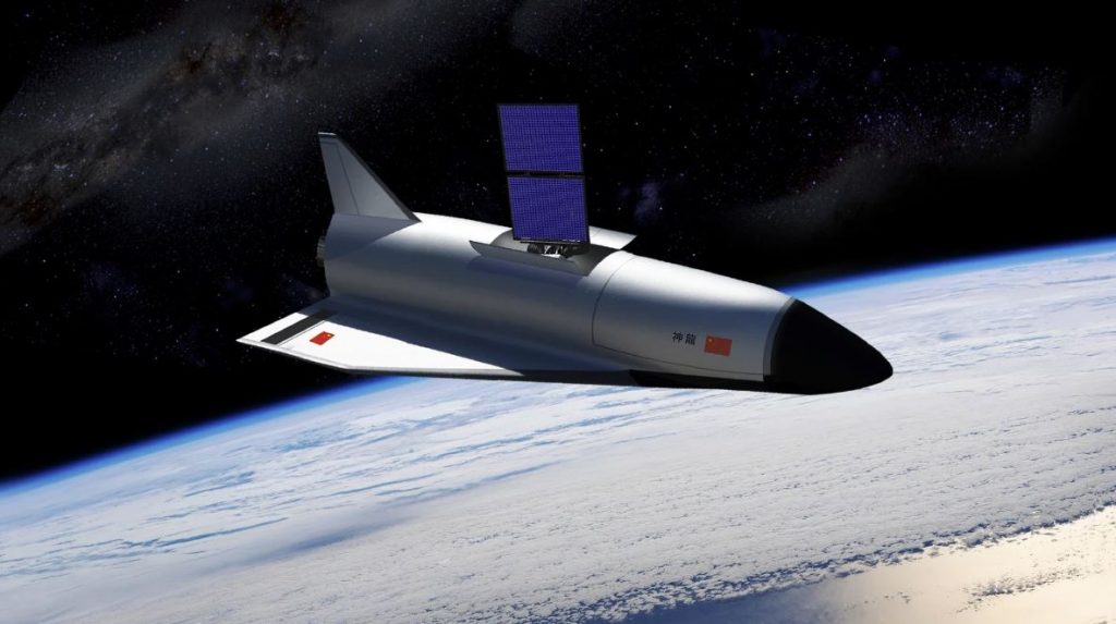 Μυστηριώδη αντικείμενα ακολουθούν κινεζικό σκάφος σε τροχιά