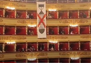 Πόλεμος στη Γάζα: Αντιπολεμική δράση στη Σκάλα του Μιλάνου – Κρέμασαν πανό από τους εξώστες