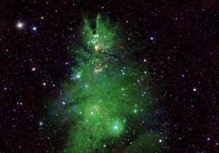 Η NASA στόλισε για τα… Χριστούγεννα – Δείτε το αστρικό χριστουγεννιάτικό δέντρο