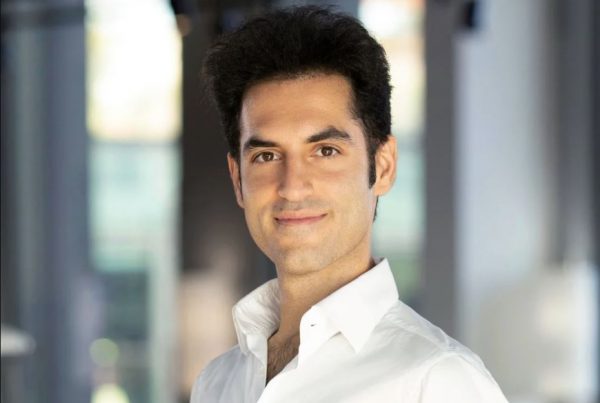 Γιάννης Ασσαέλ: Έλληνας ερευνητής της DeepMind o σύμβουλος ΑΙ της κυβέρνησης