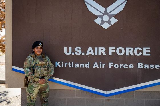 Πακιστάν: Κατετάγη στην Πολεμική Αεροπορία για να γλιτώσει το γάμο με τον ξάδελφό της