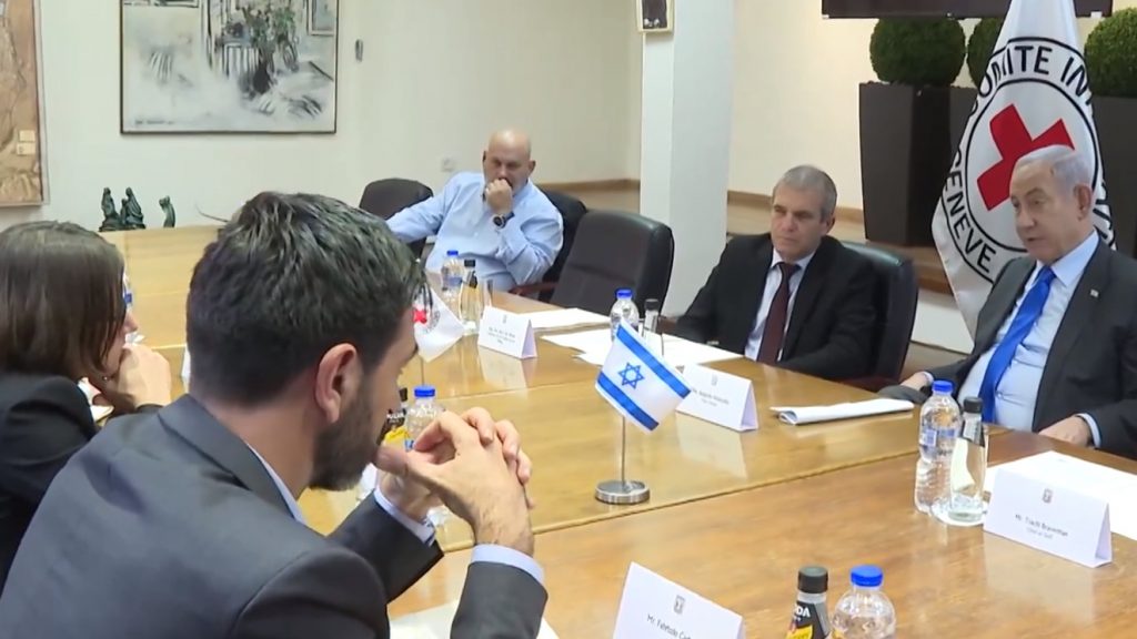 Νετανιάχου σε Ερυθρό Σταυρό: «Πρέπει να πιέσετε τη Χαμάς για τους ομήρους» – Σκληρή απάντηση της επικεφαλής
