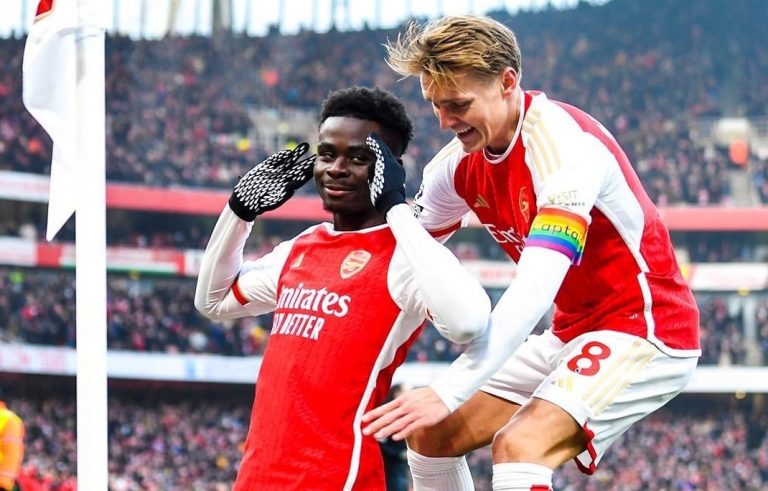 Άρσεναλ – Γουλβς 2-1: Σάκα και Όντεργκαρντ την έφεραν στο +4!