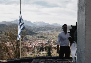 «Θέμα αρχής οι γερμανικές αποζημιώσεις», είπε ο Κασσελάκης από τα Καλάβρυτα